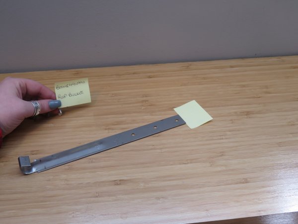 ROOF BRACKETS (100)