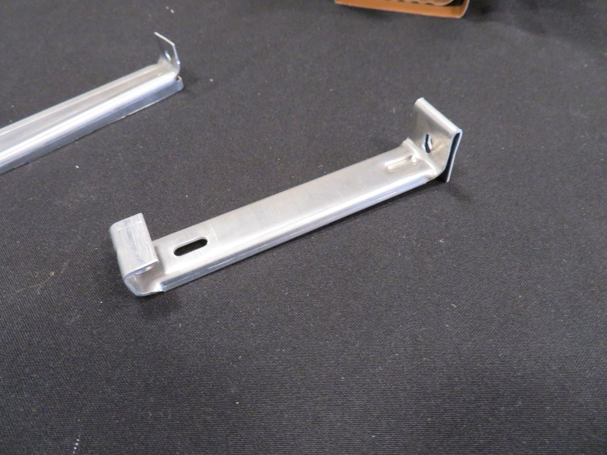 5" STANDARD CLIP-ON HANGER (700)