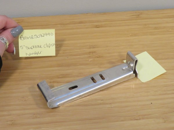 5" SUPREME EMBOSSED CLIP-ON HANGERS(700)
