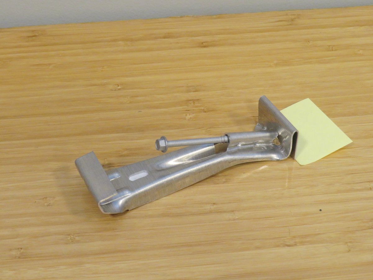 5" SOLID BACK HANGER WITH CLIP