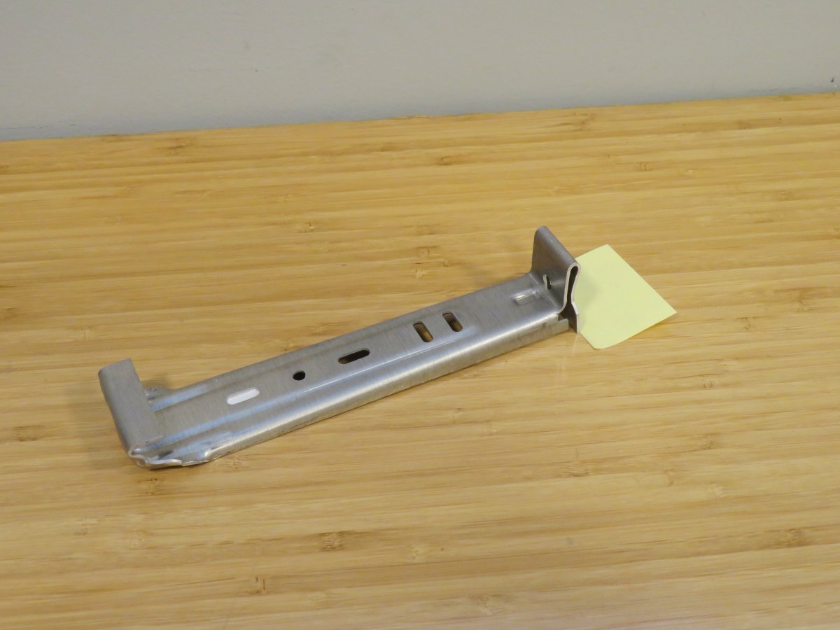 7" SUPREME EMBOSSED CLIP-ON HANGER(350)